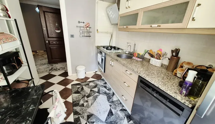 Buca Yaylaçık Mahallesi Merkezi Konumda Bahçeli Yüksek Giriş 3+1 Satılık Daire
