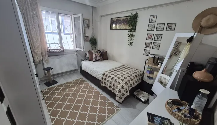 Buca Güven Mahallesi İZBAN'a Yakın Ara Kat 3+1 Daire