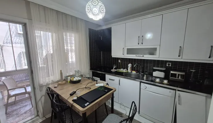 Buca Güven Mahallesi İZBAN'a Yakın Ara Kat 3+1 Daire