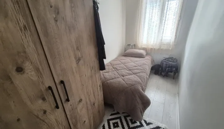 Buca Güven Mahallesi İZBAN'a Yakın Ara Kat 3+1 Daire