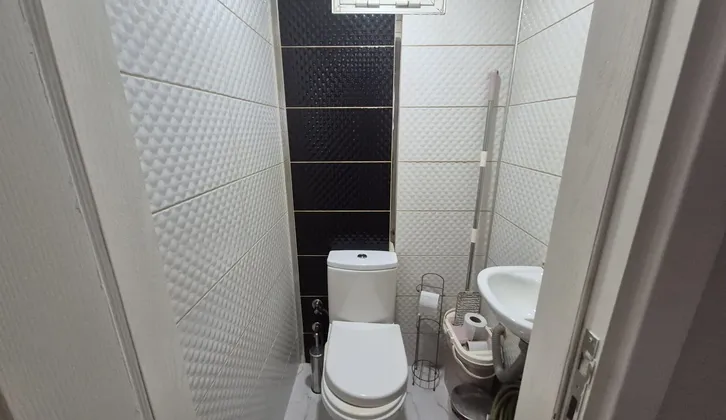 Buca Güven Mahallesi İZBAN'a Yakın Ara Kat 3+1 Daire
