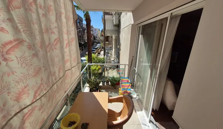 Buca Efeleler Mahallesinde Ara Kat Ebeveyn Banyolu 3+1 Satılık Daire