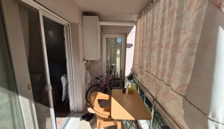 Buca Efeleler Mahallesinde Ara Kat Ebeveyn Banyolu 3+1 Satılık Daire