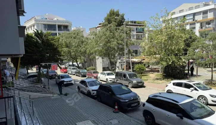Uçar Emlaktan Nergis Parkına Cepheli İşlek Bölgede Satılık Dükkan