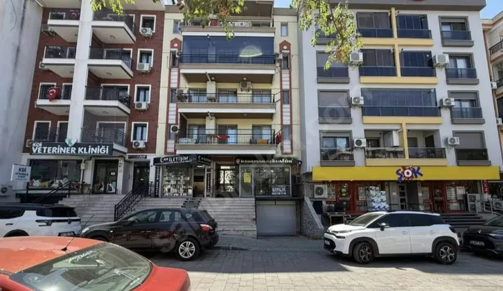 Uçar Emlaktan Nergis Parkına Cepheli İşlek Bölgede Satılık Dükkan