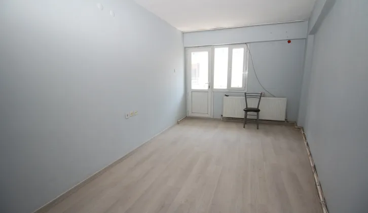Ödemiş Fırını Yakını Doğalgazlı,tadilatlı 2+1 Arakat