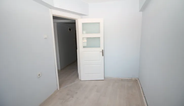 Ödemiş Fırını Yakını Doğalgazlı,tadilatlı 2+1 Arakat