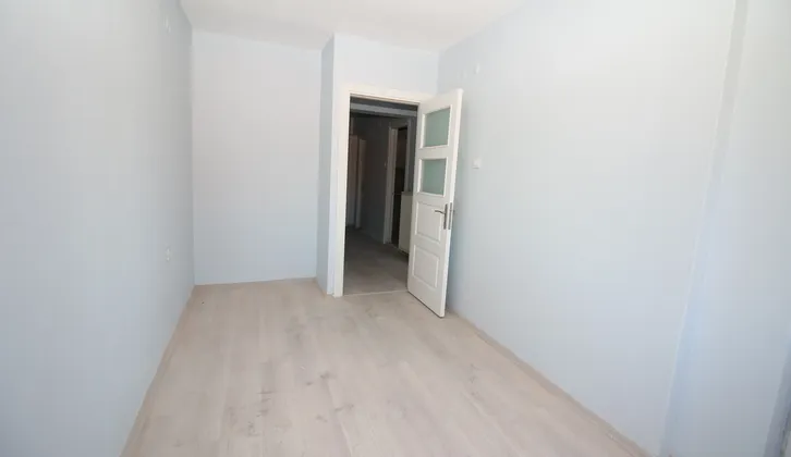 Ödemiş Fırını Yakını Doğalgazlı,tadilatlı 2+1 Arakat