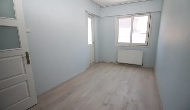 Ödemiş Fırını Yakını Doğalgazlı,tadilatlı 2+1 Arakat