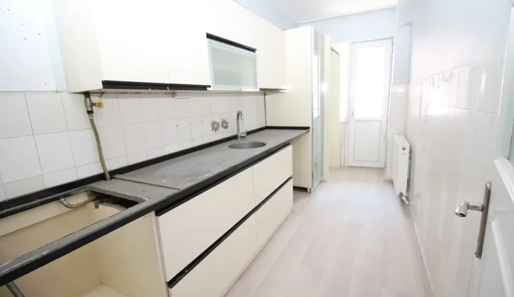 Ödemiş Fırını Yakını Doğalgazlı,tadilatlı 2+1 Arakat