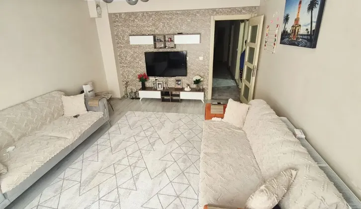 Buca İnönü Mahallesi'nde Krediye Uygun 4+1 Geniş Satılık Daire