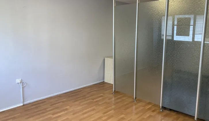 E.Hilton karşısı Sezer Doğan Sok Büyükbaş İşhanı Kiralık Ofis