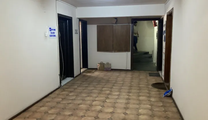 E.Hilton karşısı Sezer Doğan Sok Büyükbaş İşhanı Kiralık Ofis