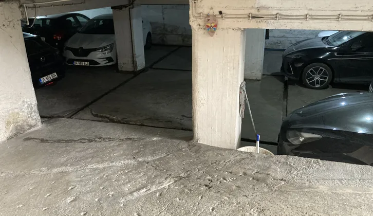 E.Hilton karşısı Sezer Doğan Sok Büyükbaş İşhanı Kiralık Ofis