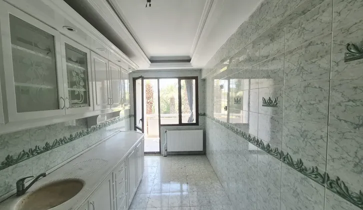 İzban'a ve Buca Tıp'a Yakın Hipodrom Manzaralı 3+1 Kiralık Daire