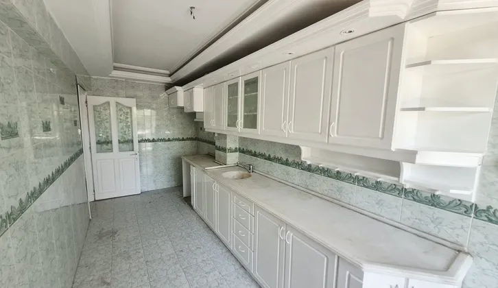 İzban'a ve Buca Tıp'a Yakın Hipodrom Manzaralı 3+1 Kiralık Daire