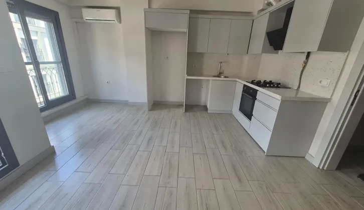 Forbes Sevgi Yoluna ve İzban'a Yürüme Mesafesinde, Şık ve Konforlu 2+1 Arakat Asansörlü Daire