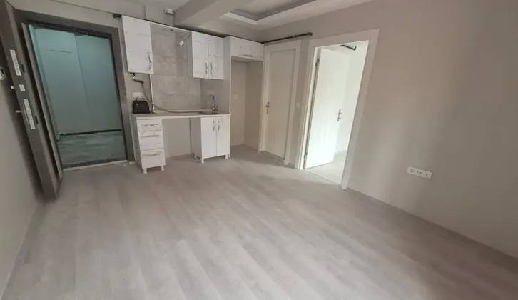 İzban'a Yakın Site İçerisinde Asansörlü 1+1 Kiralık Daire