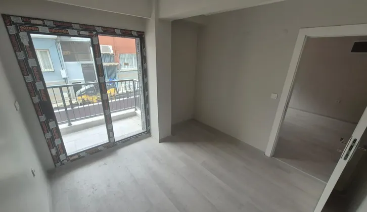 İzban'a Yakın Site İçerisinde Asansörlü 1+1 Kiralık Daire
