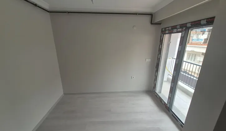 İzban'a Yakın Site İçerisinde Asansörlü 1+1 Kiralık Daire
