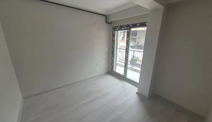 İzban'a Yakın Site İçerisinde Asansörlü 1+1 Kiralık Daire