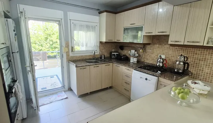 Urla'da Denize 100 Metre Mesafede Müstakil Villa