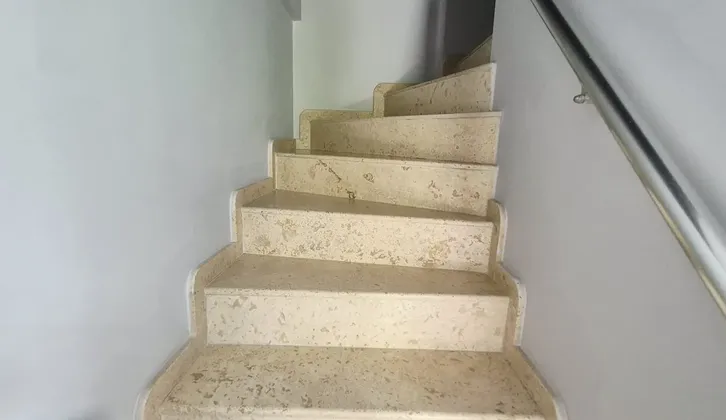 Urla'da Denize 100 Metre Mesafede Müstakil Villa