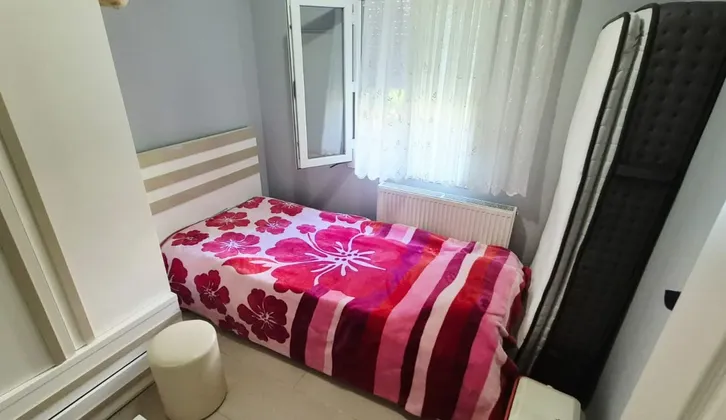 Urla'da Denize 100 Metre Mesafede Müstakil Villa