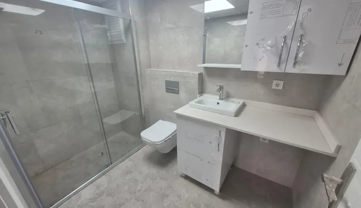 İzban'a Yakın Site İçerisinde Asansörlü 1+1 Sıfır Daire