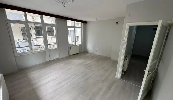 Yeşilyurt Basın Sitesi Tadilatlı Kiralık Köşe 2+1 Daire