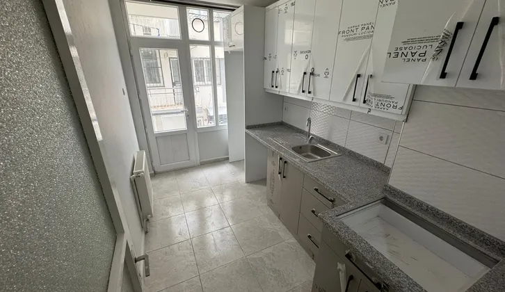 Yeşilyurt Basın Sitesi Tadilatlı Kiralık Köşe 2+1 Daire