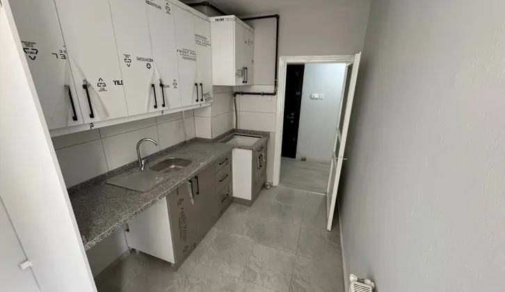 Yeşilyurt Basın Sitesi Tadilatlı Kiralık Köşe 2+1 Daire