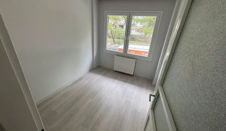 Yeşilyurt Basın Sitesi Tadilatlı Kiralık Köşe 2+1 Daire