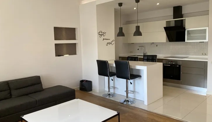 Mavişehir Modda Sitesi Havuz Cepheli Eşyalı 2+1 Büyük tip kiralık Daire