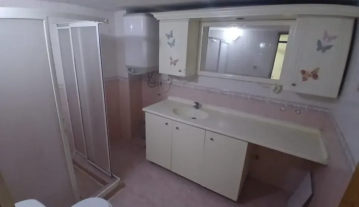 Bayraklı Deniz Manzaralı Kiralık 3+1 Daire