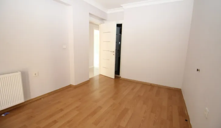 Genç Bina'da Asansörlü Otoparklı Ebeveyn Banyolu 2+1