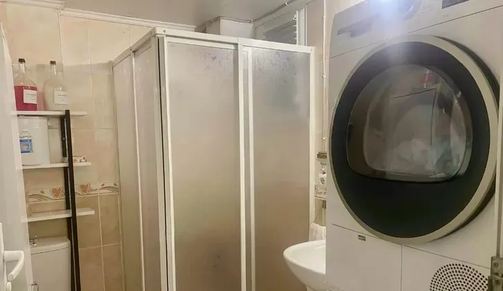 Mızraklı Caddesi Yakını, Genç Binada Satılık 2+1 Arakat Daire