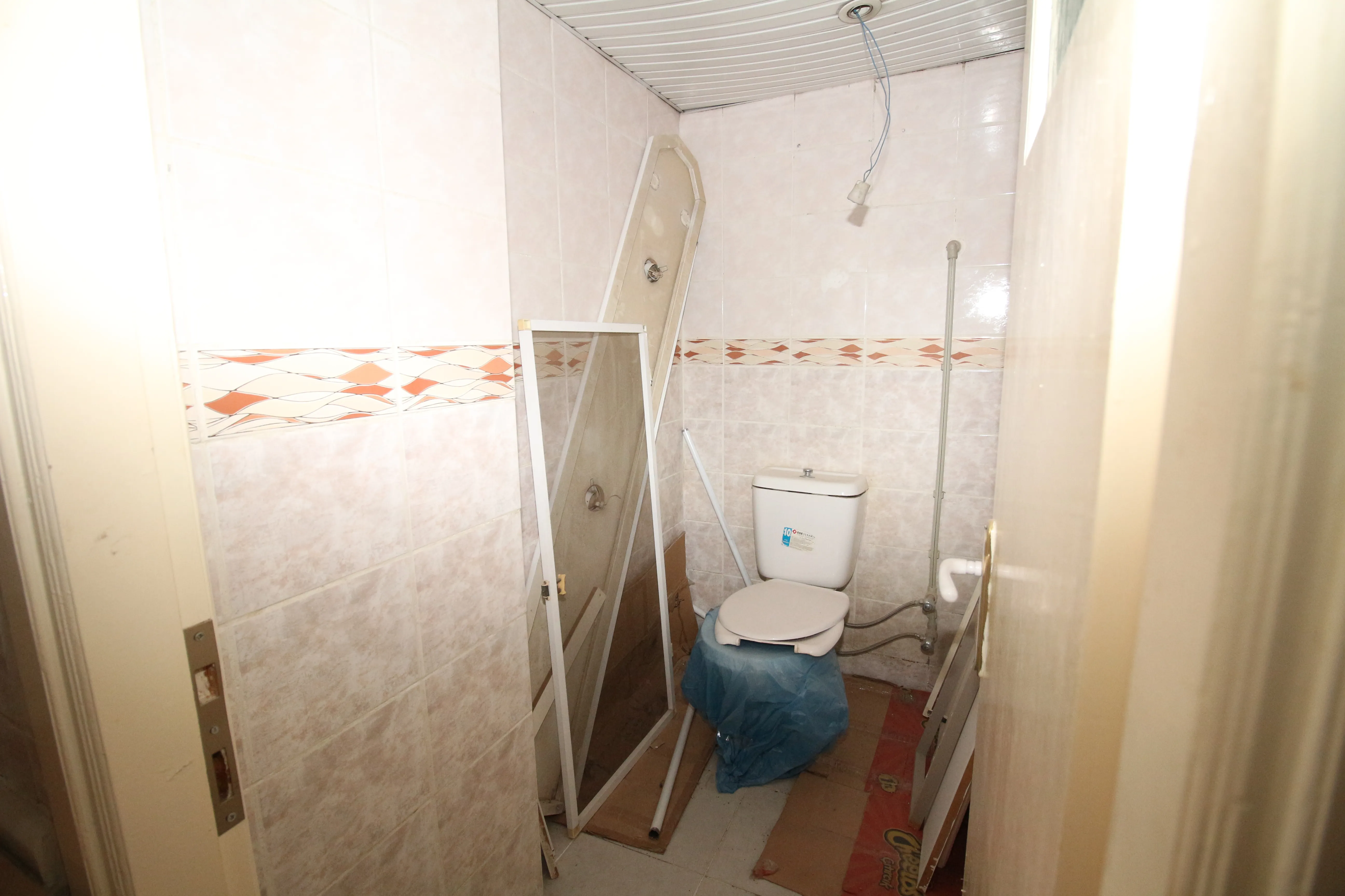 Buca Safir Sitesinde Asansörlü Otoparklı