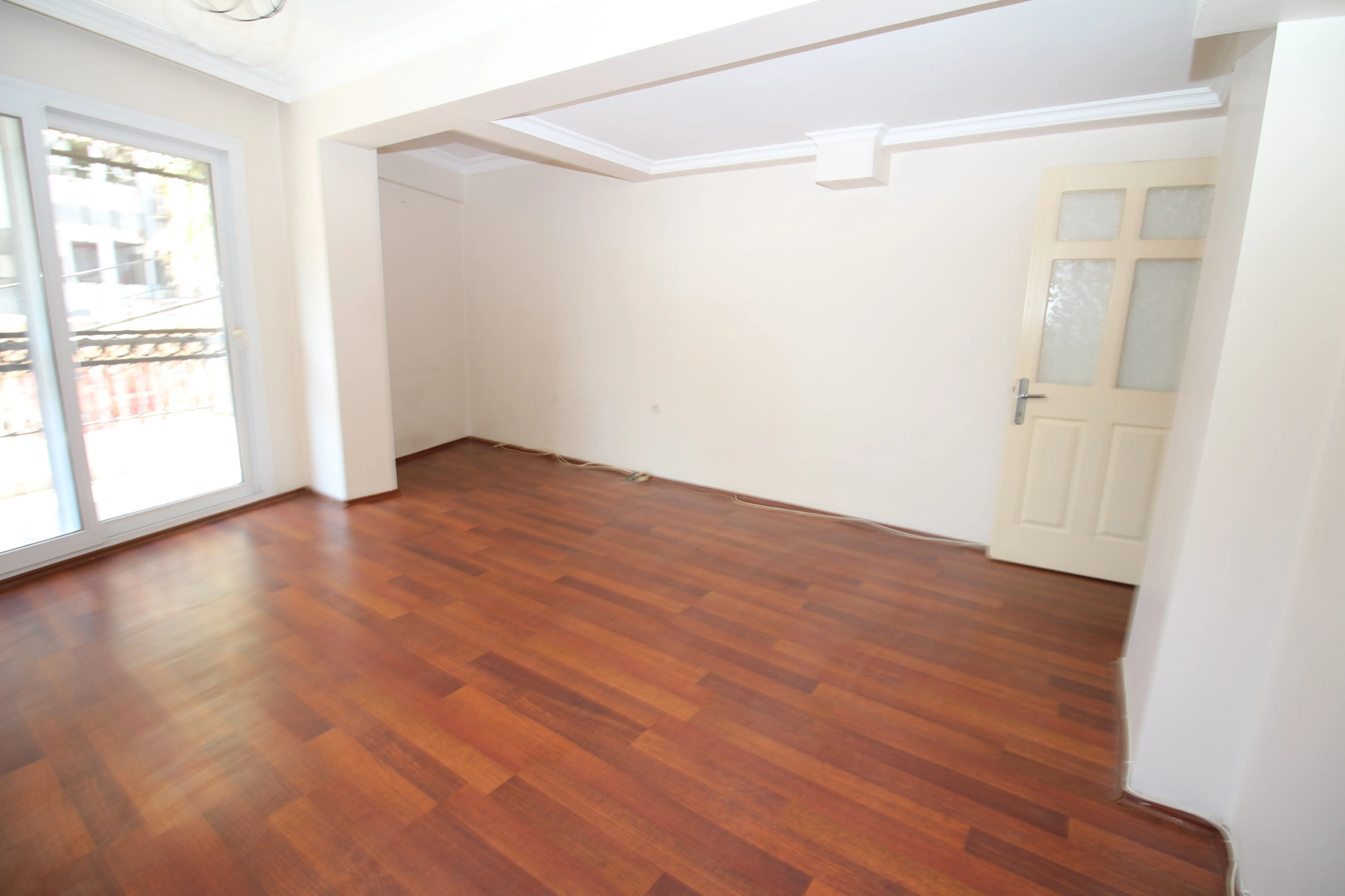 Basınsitesi Mahallesinde Doğalgazlı Otoparklı