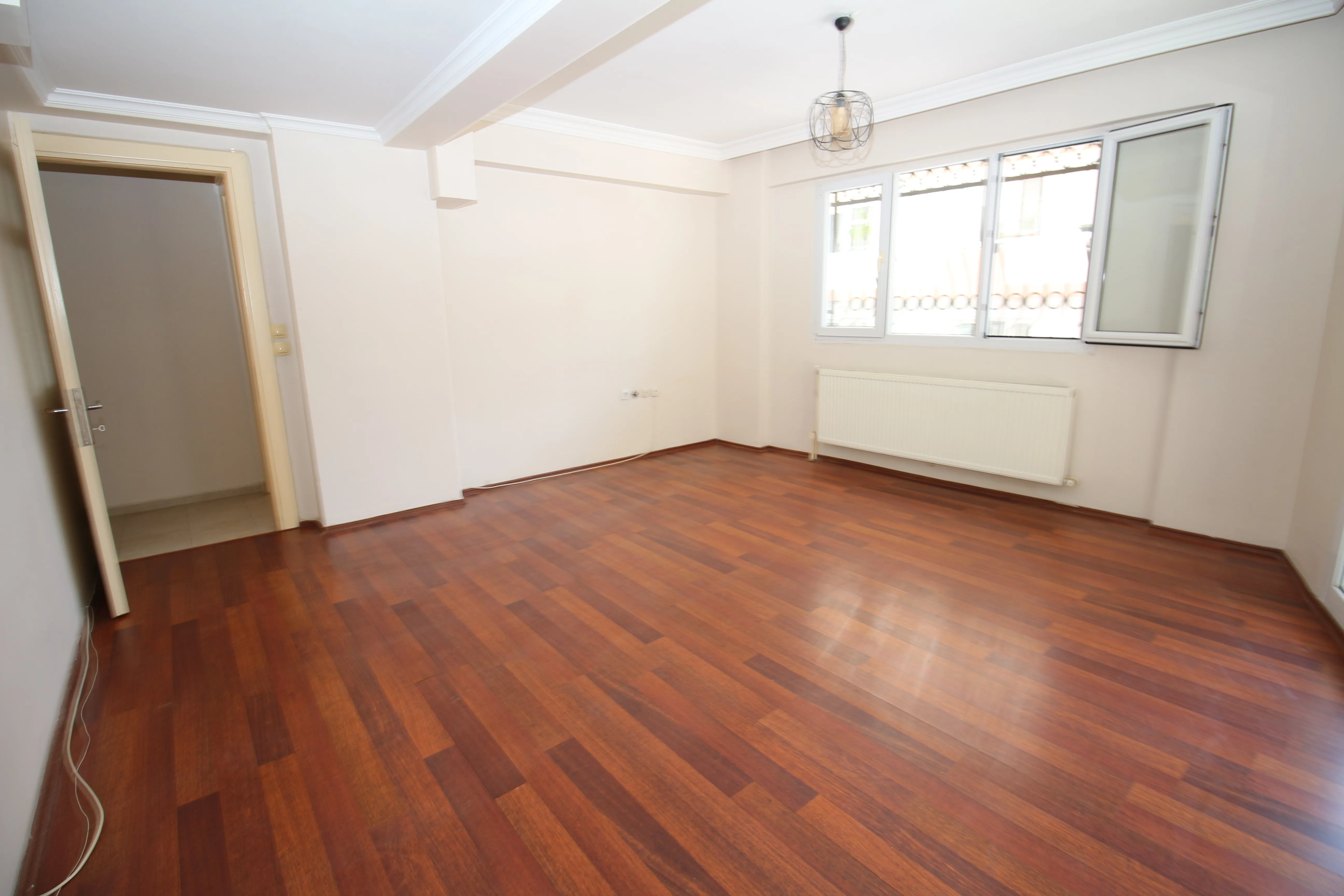 Basınsitesi Mahallesinde Doğalgazlı Otoparklı