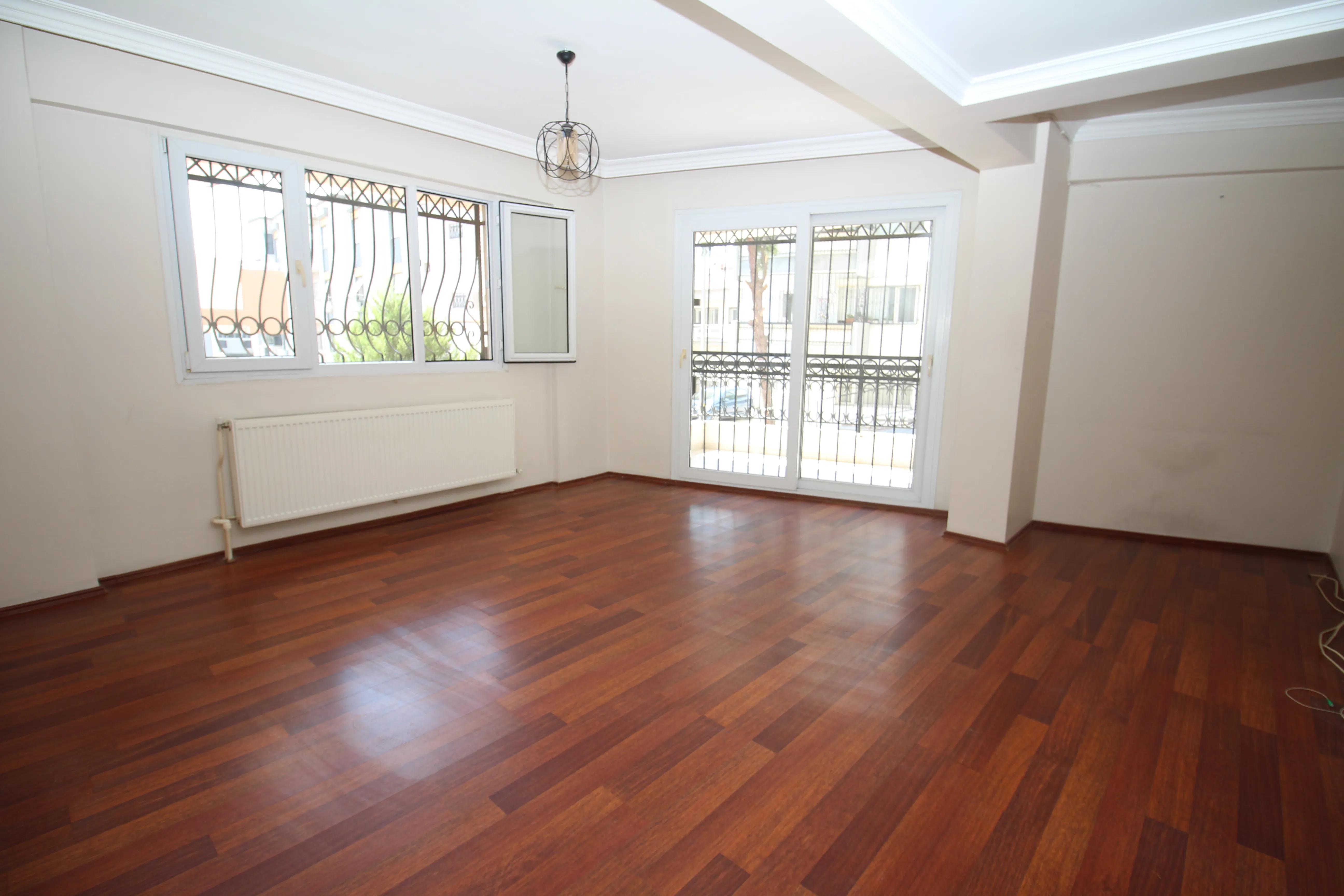 Basınsitesi Mahallesinde Doğalgazlı Otoparklı
