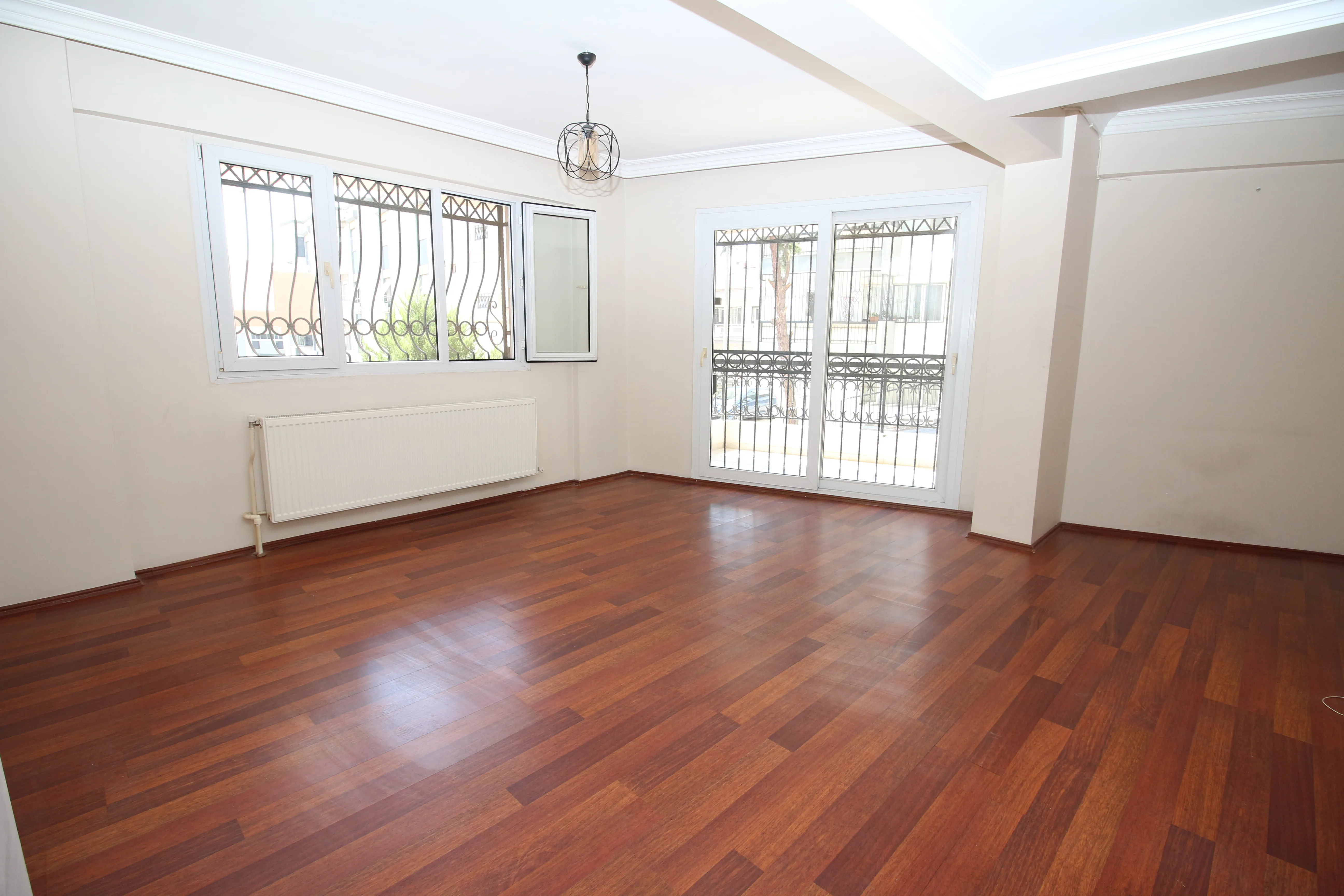 Basınsitesi Mahallesinde Doğalgazlı Otoparklı