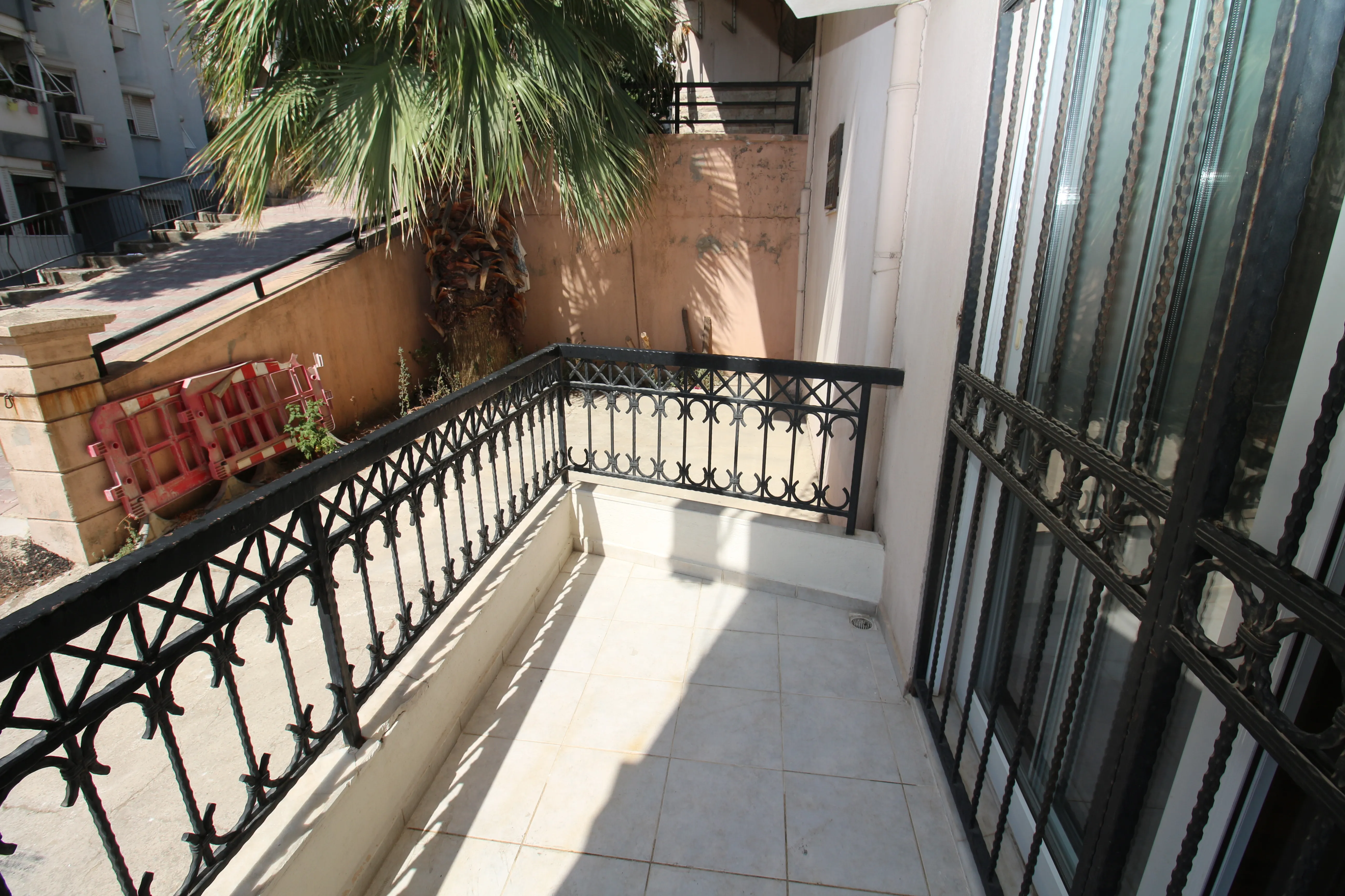 Basınsitesi Mahallesinde Doğalgazlı Otoparklı