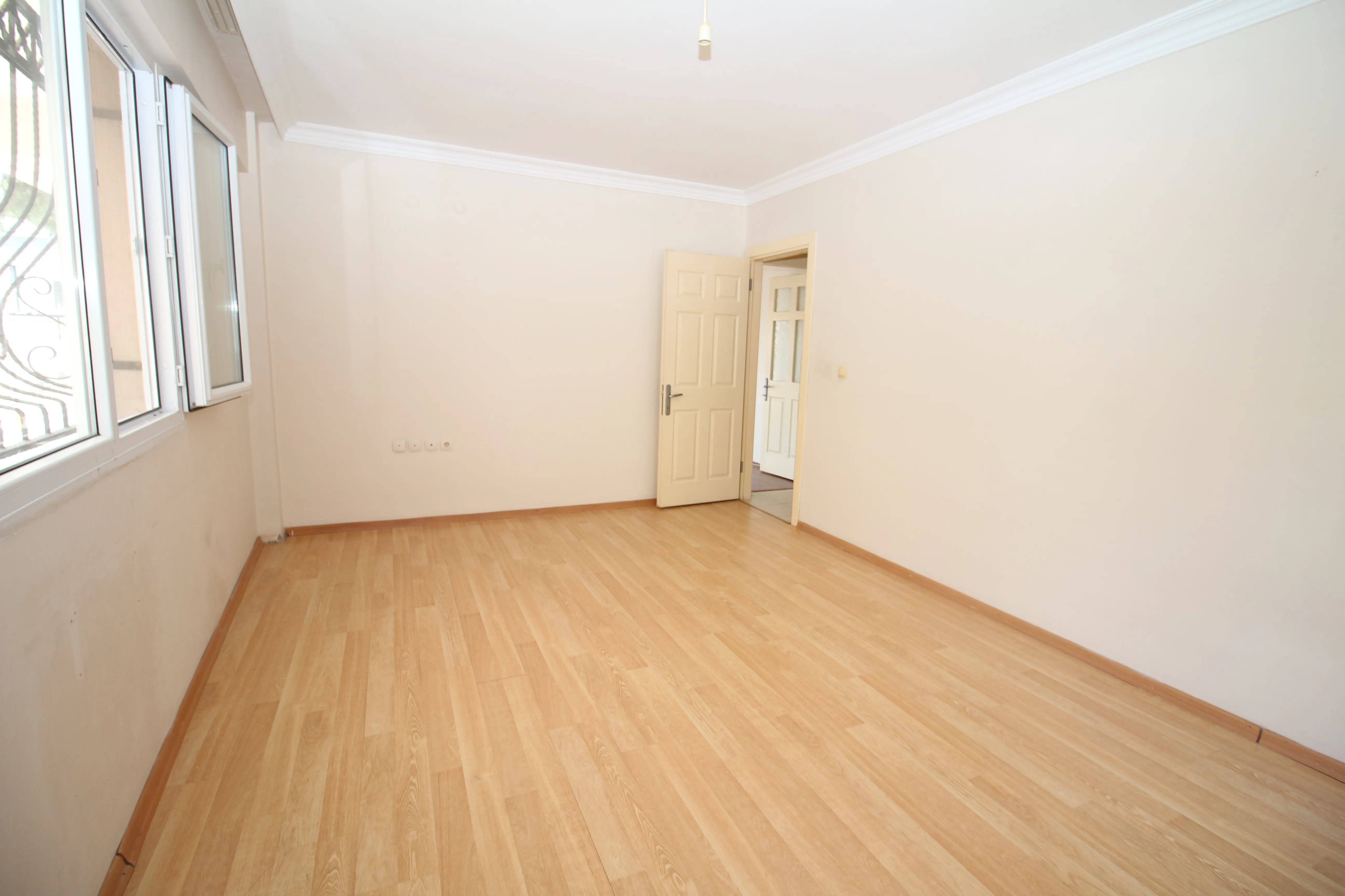 Basınsitesi Mahallesinde Doğalgazlı Otoparklı
