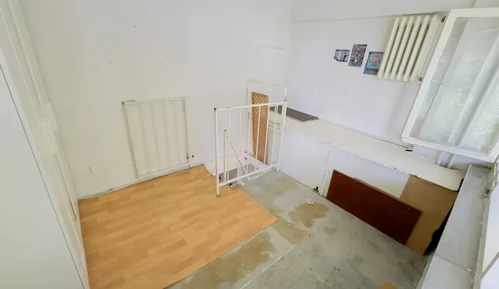 BOSTANLI YILLAR SOKAKTA Batarlı 25 M² KİRALIK DÜKKÂN