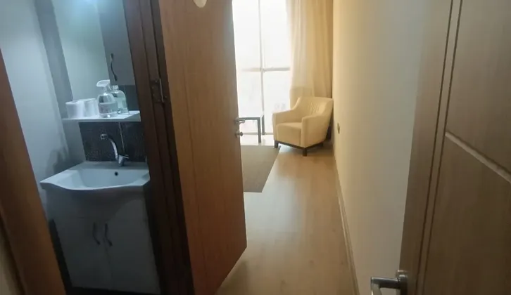 Küçükparkta 3+1 çift banyolu merkezi konumlu satılık daire