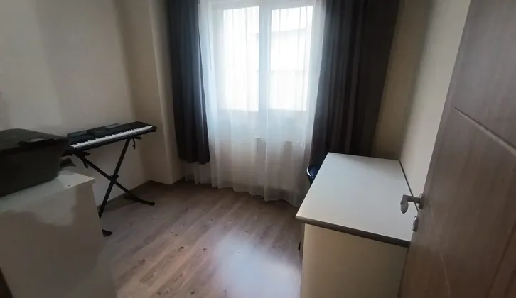 Küçükparkta 3+1 çift banyolu merkezi konumlu satılık daire