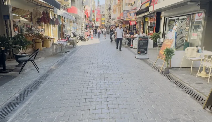 Karşıyaka Çarşının Kalbinde,Pasaj İçi 35 m² Satılık Ticari Alan