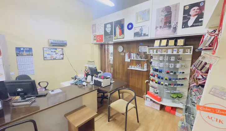 Karşıyaka Çarşının Kalbinde,Pasaj İçi 35 m² Satılık Ticari Alan