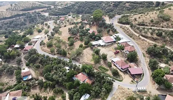 Kiraz ÇANAKÇI 'da 845M2 Köyiçi 220m2 İmarlı SATILIK ARSA